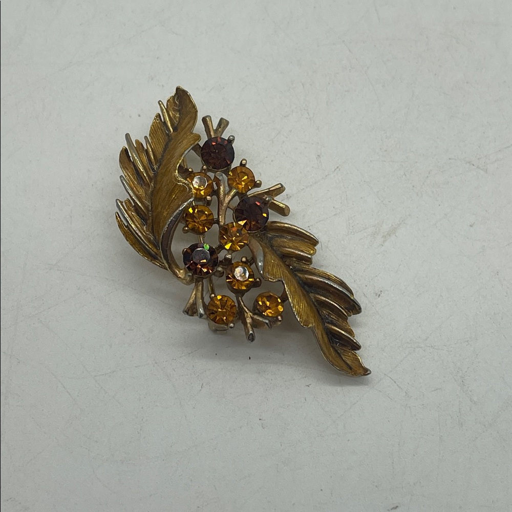 Vintage Gold and Brown Leaf Prong Setting Brooch